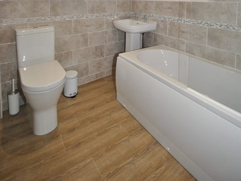 Deluxe Double or Twin Room, Ensuite | Bathroom