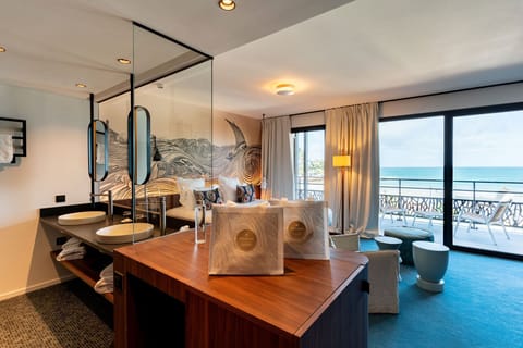 Junior Suite, Sea View | In-room safe, soundproofing, free cribs/infant beds, free WiFi