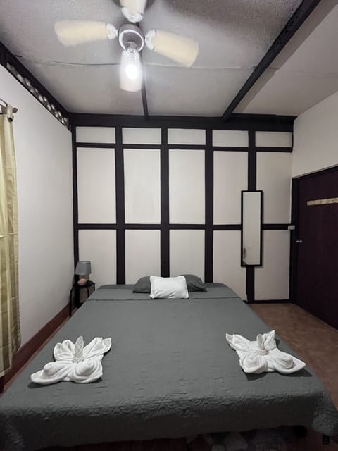 Basic Room, Ensuite | Free WiFi, bed sheets