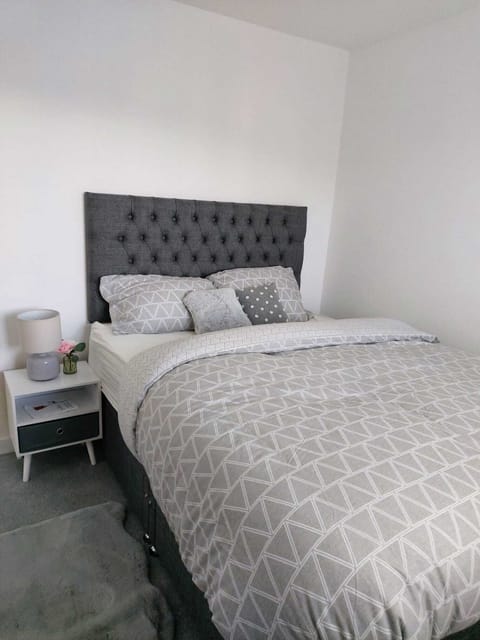 House | 3 bedrooms, free WiFi, bed sheets