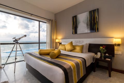 Premier Suite with Ocean View | Egyptian cotton sheets, premium bedding, minibar, in-room safe