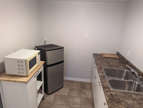 Standard Apartment, 1 Queen Bed with Sofa bed, Kitchenette, Bay View | Private kitchen | Mini-fridge, microwave, stovetop, coffee/tea maker