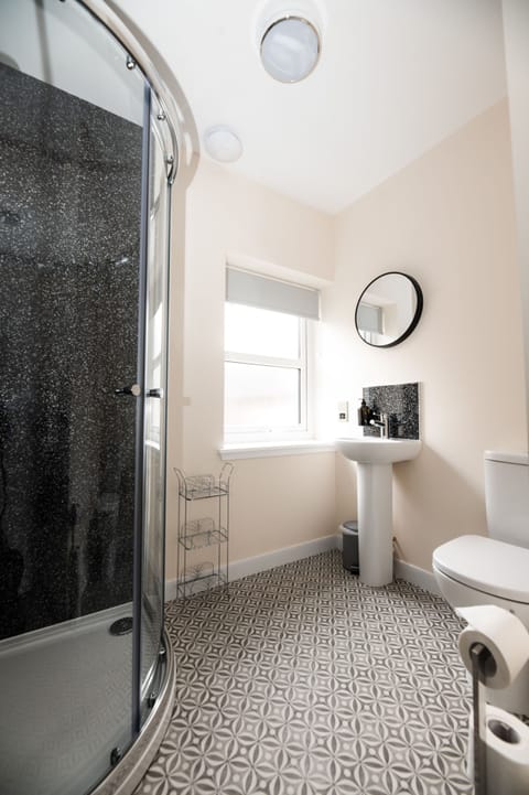 Comfort Double or Twin Room | Bathroom | Shower, hair dryer, towels, toilet paper
