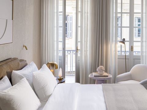 Balcony Athenian Room | Premium bedding, minibar, in-room safe, individually decorated