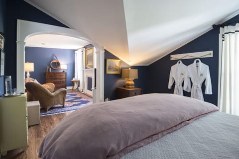 Premium Suite | Egyptian cotton sheets, premium bedding, down comforters, pillowtop beds