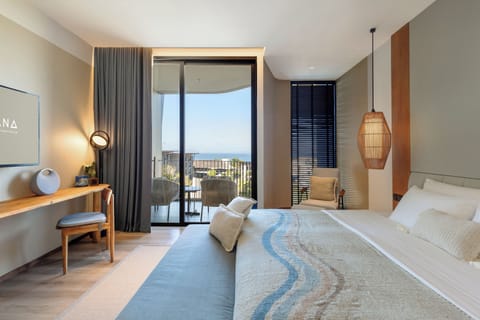 Luxe Ocean View King | Premium bedding, down comforters, minibar, in-room safe