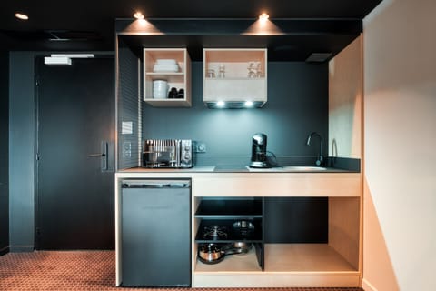 Family Apartment | Private kitchen | Fridge, microwave, stovetop, espresso maker