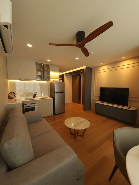 1 Bedroom with Private Pool | In-room safe, desk, blackout drapes, iron/ironing board