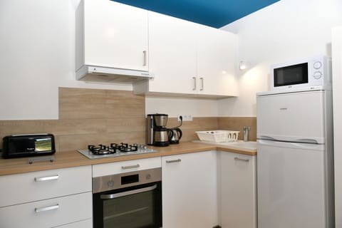 Comfort Duplex, Terrace (gite bleu) | Private kitchen | Espresso maker, coffee/tea maker, electric kettle