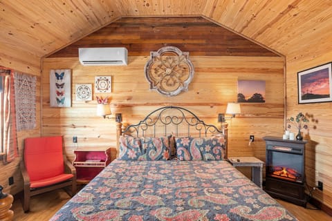 Cabin, 1 Bedroom | 1 bedroom, free WiFi