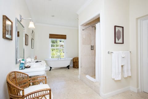 House, 5 Bedrooms | Bathroom