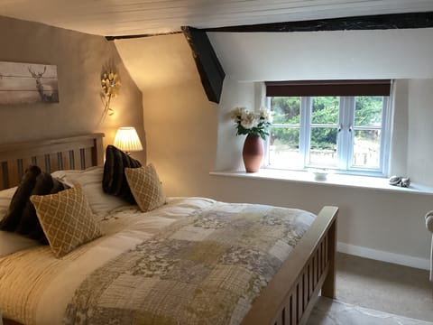 Cottage | 1 bedroom, iron/ironing board, free WiFi, bed sheets