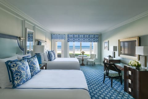 Standard Room, Oceanfront | Premium bedding, minibar, in-room safe, desk