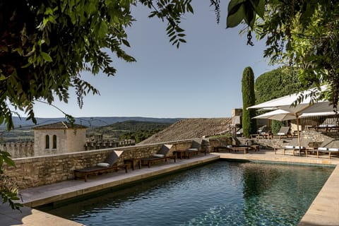 Seasonal outdoor pool, pool umbrellas, sun loungers