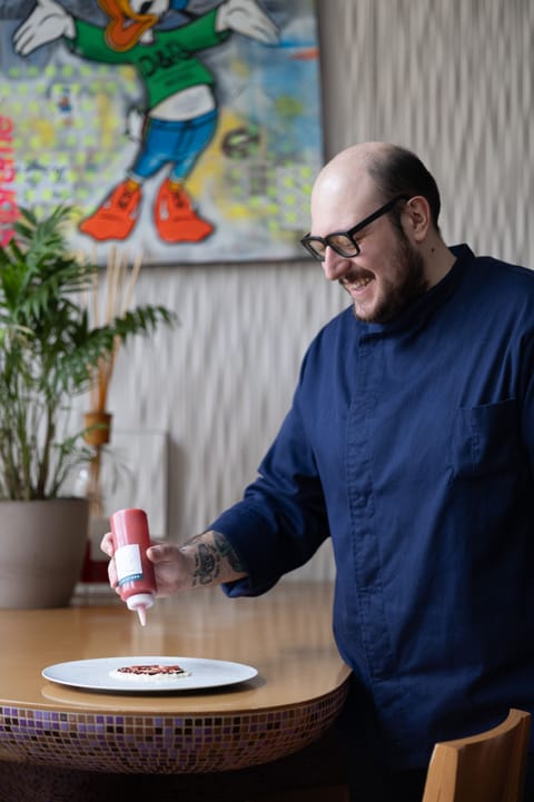 Breakfast and dinner served, local and international cuisine