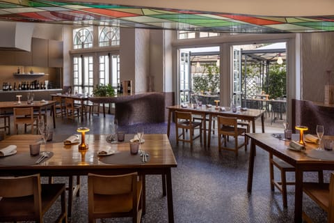 Daily continental breakfast (EUR 14 per person)