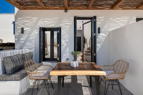 Tsigrado Smart Suite | Terrace/patio