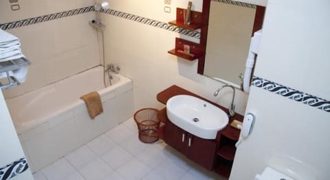 Deep soaking tub, rainfall showerhead, free toiletries, hair dryer