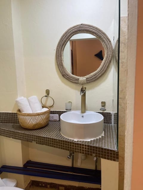 Standard Room | Bathroom | Rainfall showerhead, designer toiletries, hair dryer, towels