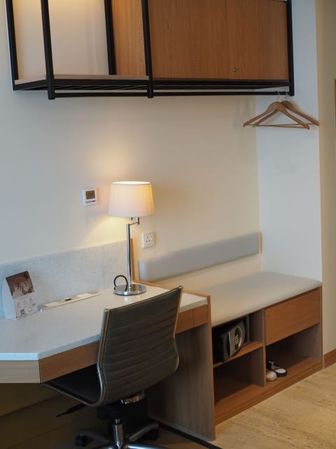 Club Twin Room | In-room safe, desk, blackout drapes, iron/ironing board