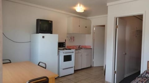 Room, 2 Double Beds, Kitchen | Private kitchen