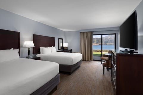 Deluxe Room, 2 Queen Beds, Bathtub, River View (Pet Friendly by Request) | 1 bedroom, desk, laptop workspace, free WiFi