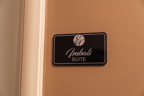 Presidential Suite | Egyptian cotton sheets, premium bedding, minibar, in-room safe