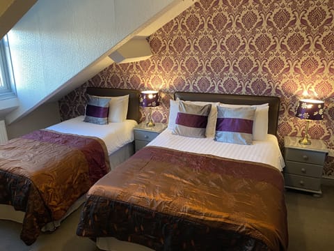 Comfort Double or Twin Room | Blackout drapes, iron/ironing board, free WiFi