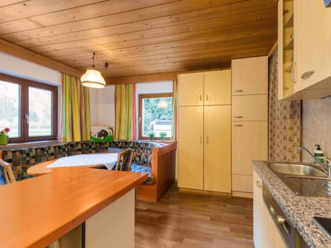 House | Private kitchen | Highchair