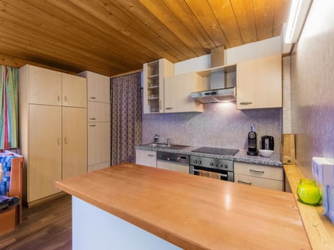 House | Private kitchen | Highchair