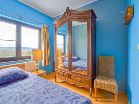 House | 4 bedrooms, individually furnished, iron/ironing board