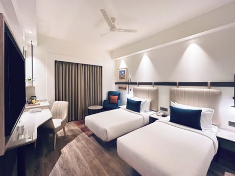 Executive Twin Room | Premium bedding, minibar, in-room safe, desk