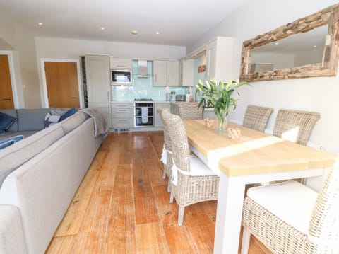 Fridge, dishwasher, electric kettle, toaster