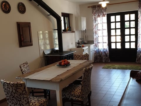 House | Private kitchen | Stovetop, coffee/tea maker, highchair