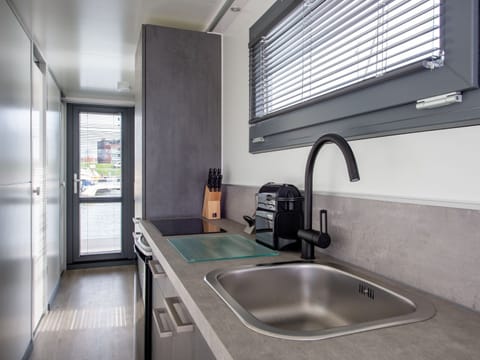 Mobile Home | Private kitchen