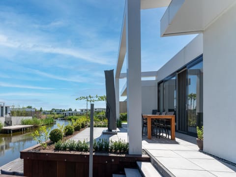 House | Balcony