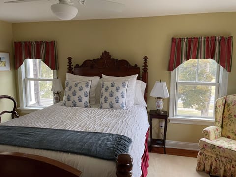 Economy Room | Premium bedding, down comforters, individually decorated