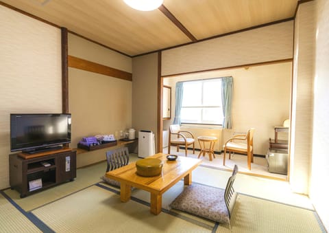 Japanese Style Room | In-room safe, desk, iron/ironing board, free WiFi