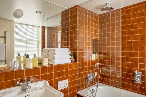 Standard Room | Bathroom | Free toiletries, hair dryer, towels, soap