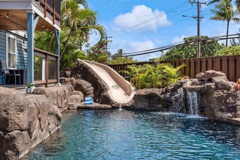 House, 4 Bedrooms | Pool