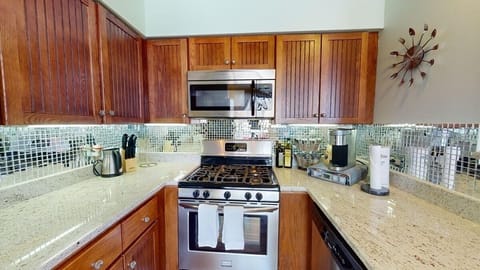 Condo, 3 Bedrooms | Private kitchen | Fridge, coffee/tea maker, toaster