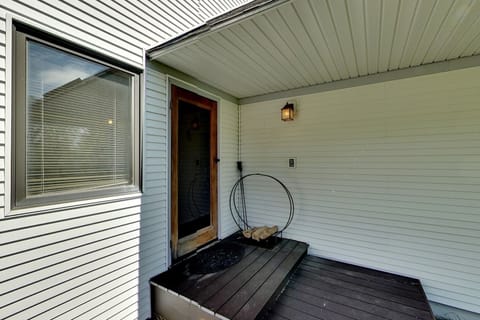 Townhome, 4 Bedrooms | Interior entrance