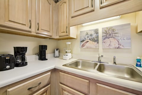 Condo, 1 Bedroom, Ocean View (SU1118 - 1.5 Bathrooms) | Private kitchen | Full-size fridge, cookware/dishes/utensils