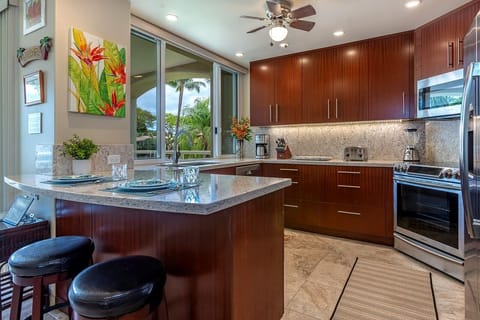 Condo, 2 Bedrooms | Private kitchen | Fridge, oven, coffee/tea maker, toaster