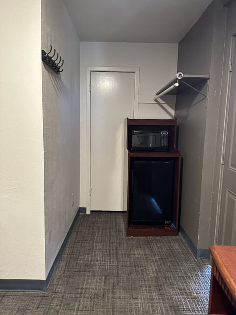 Basic Single Room, 1 Twin Bed, Non Smoking | Premium bedding, individually furnished, free WiFi, bed sheets