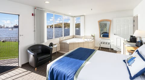 Junior Suite, 1 King Bed, Accessible, Bay View | Premium bedding, soundproofing, iron/ironing board, free WiFi