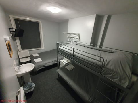 Economy Quadruple Room | Iron/ironing board, free WiFi