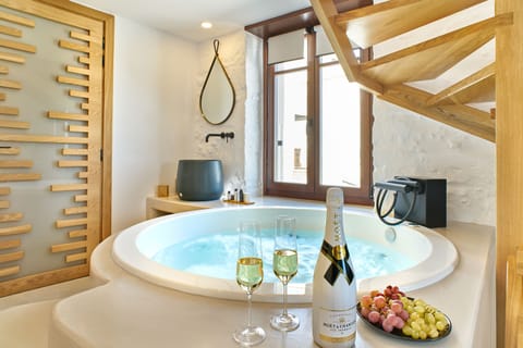 Private spa tub