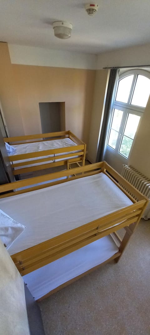 Bed sheets, wheelchair access