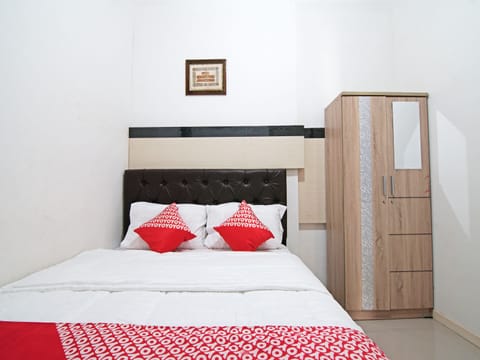 Deluxe Double Room | Desk, free WiFi, bed sheets